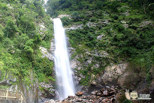 東埔溫泉風景區-彩虹瀑布